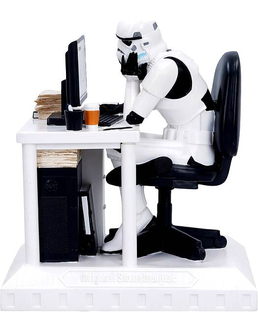 Star Wars Original Stormtrooper Slave to the Wage zbirateljska figura 14cm