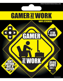 Gamer at Work vinilna nalepka Pyramid